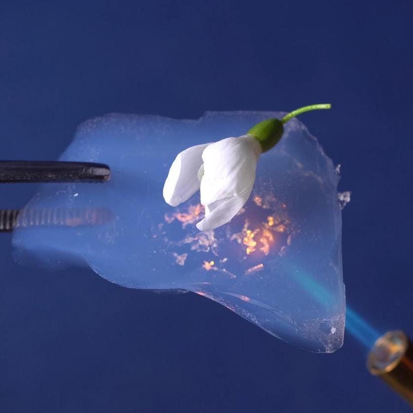 Aerogel - The Lightest Material on Earth "Frozen Smoke" (Chunks, High Purity, Silica-Based) 75-70-120mm-box